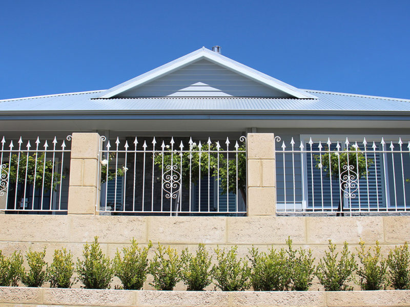 Retaining and piers in reconstituted limestone